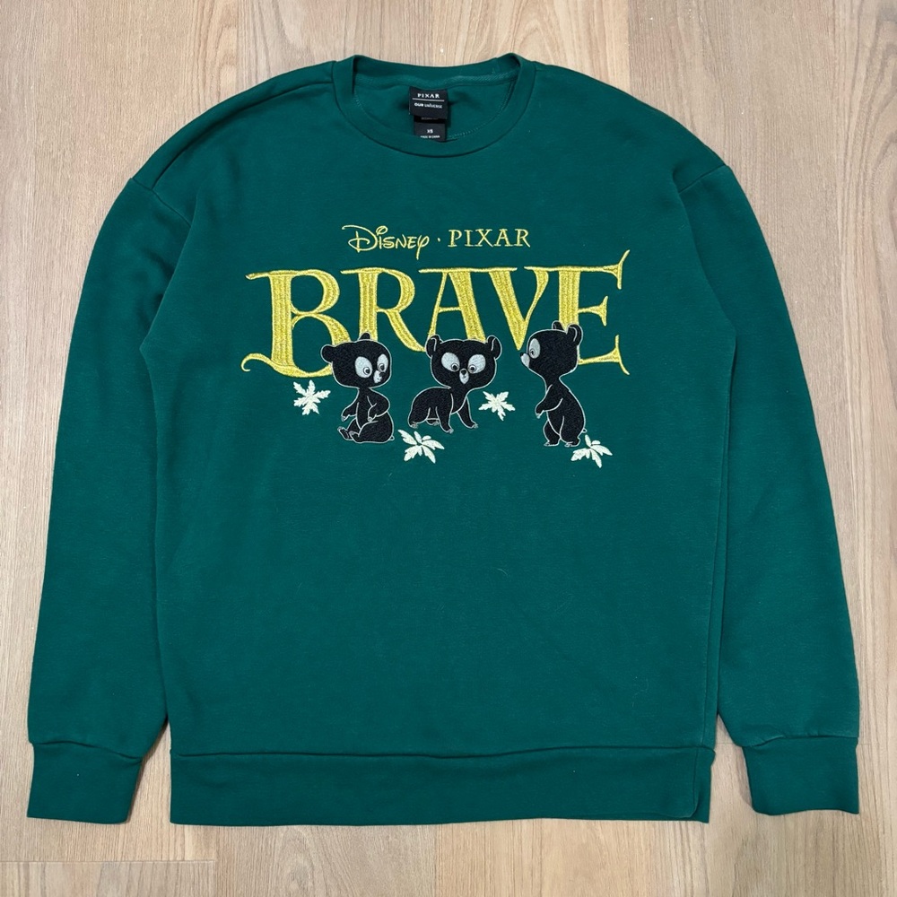 Disney Pixar Brave Oversized Embroidered Green Bear Crewneck size XS